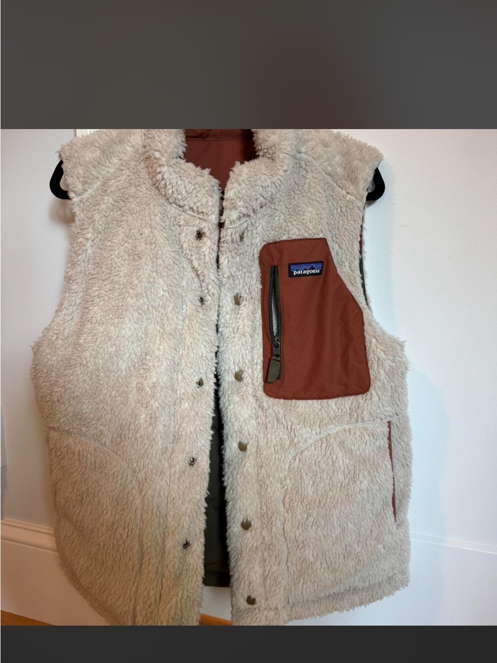 Patagonia Men's Cream Sherpa Vest with Rust Chest Pocket Accent